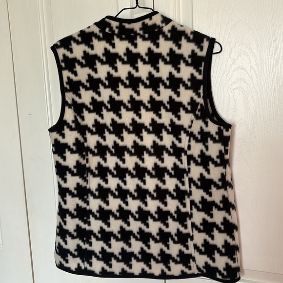 Vest - Picture 3 of 3